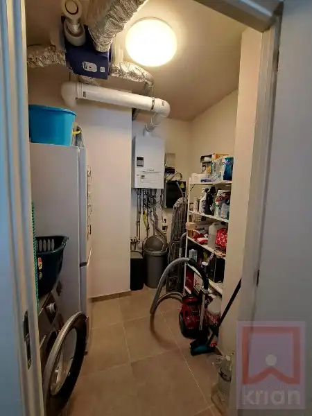 Recent 2 slaapkamer appartement met autostpl en kelderberging foto 14