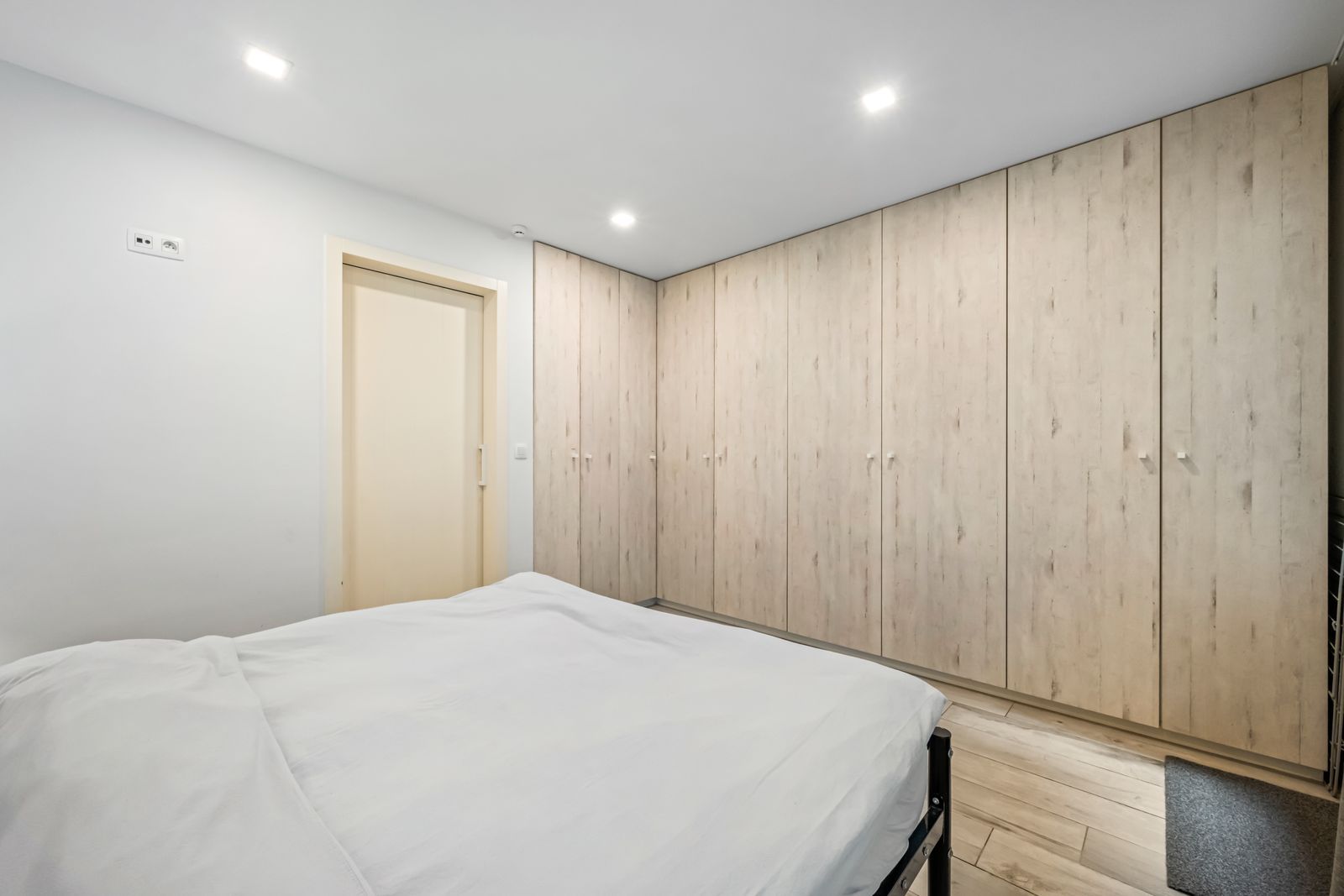 Modern en gezellig appartement met 1 slpk én terras achteraan pal aan het strand ! foto 11