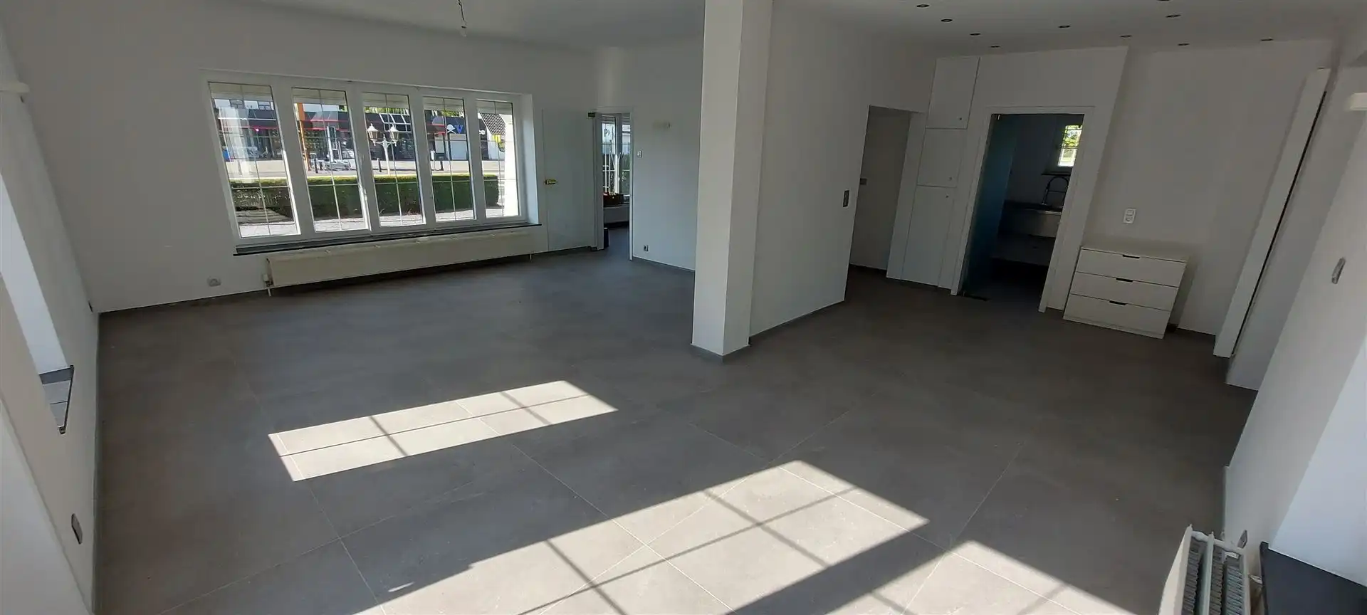 Handelsruimte met woonst foto 4