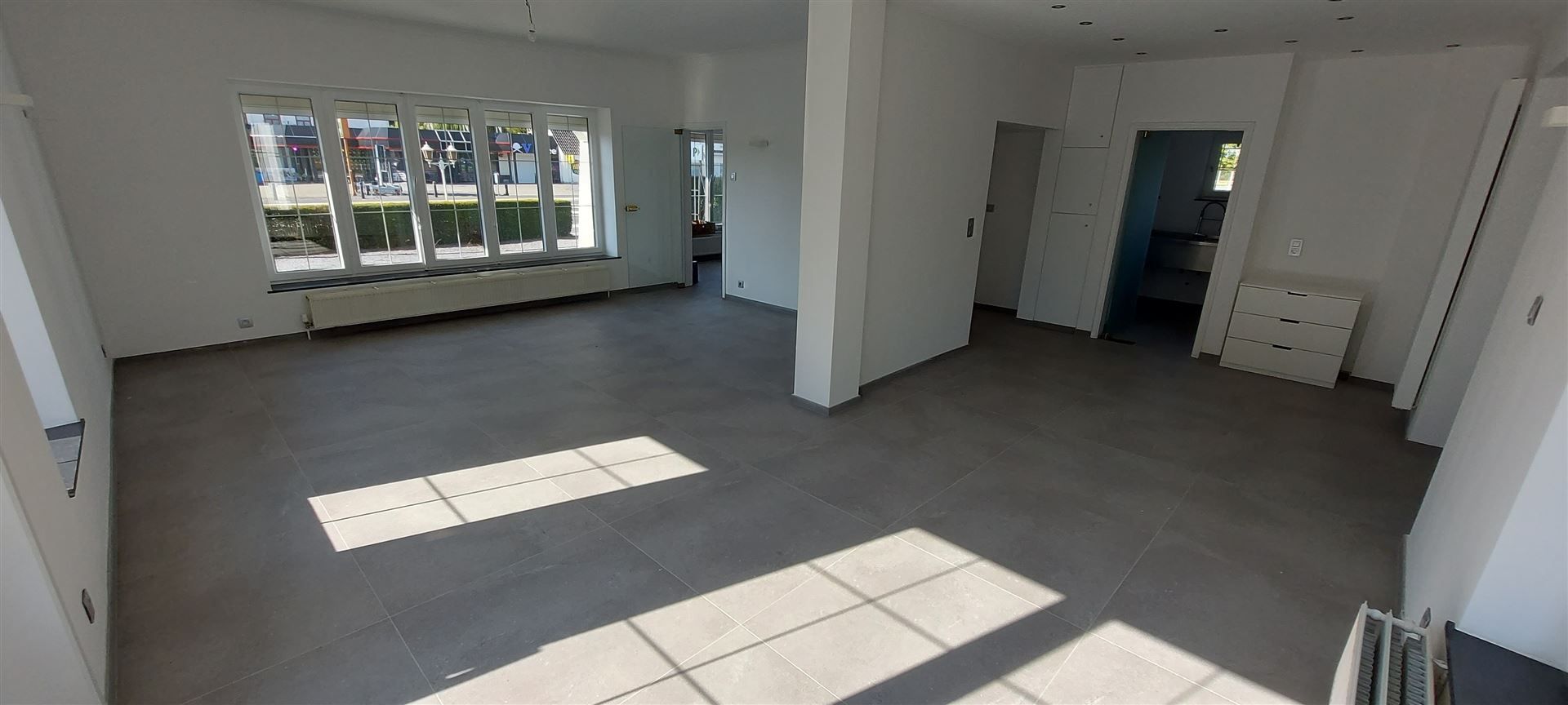 Handelsruimte met woonst foto 4