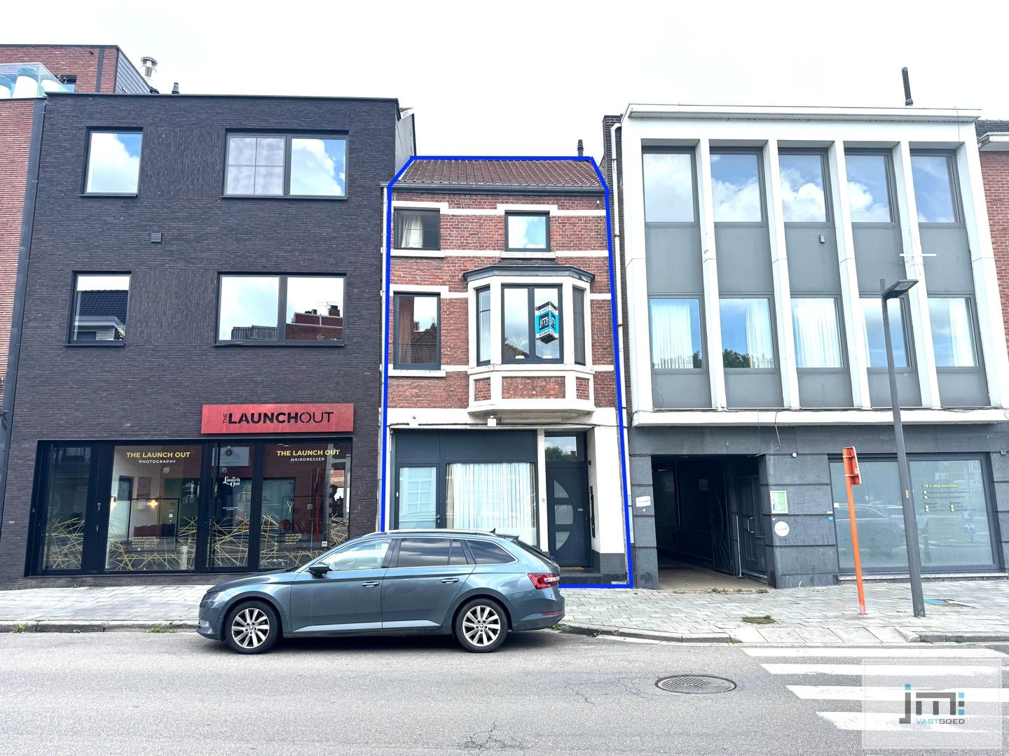 Opbrengsteigendom met twee woonunits in het hart van Sint-Truiden foto {{pictureIndex}}