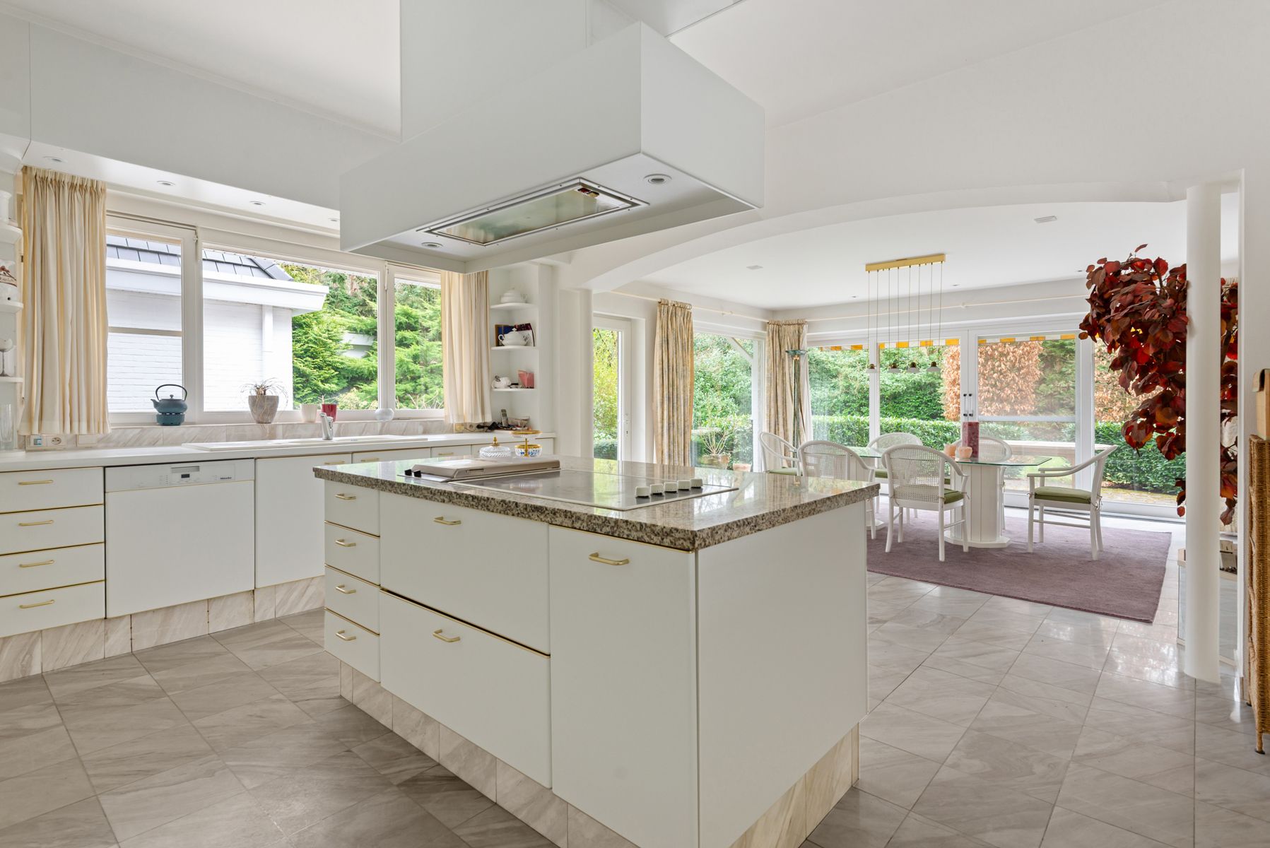 Te renoveren villa op toplocatie, voorkant Schilde  foto 17