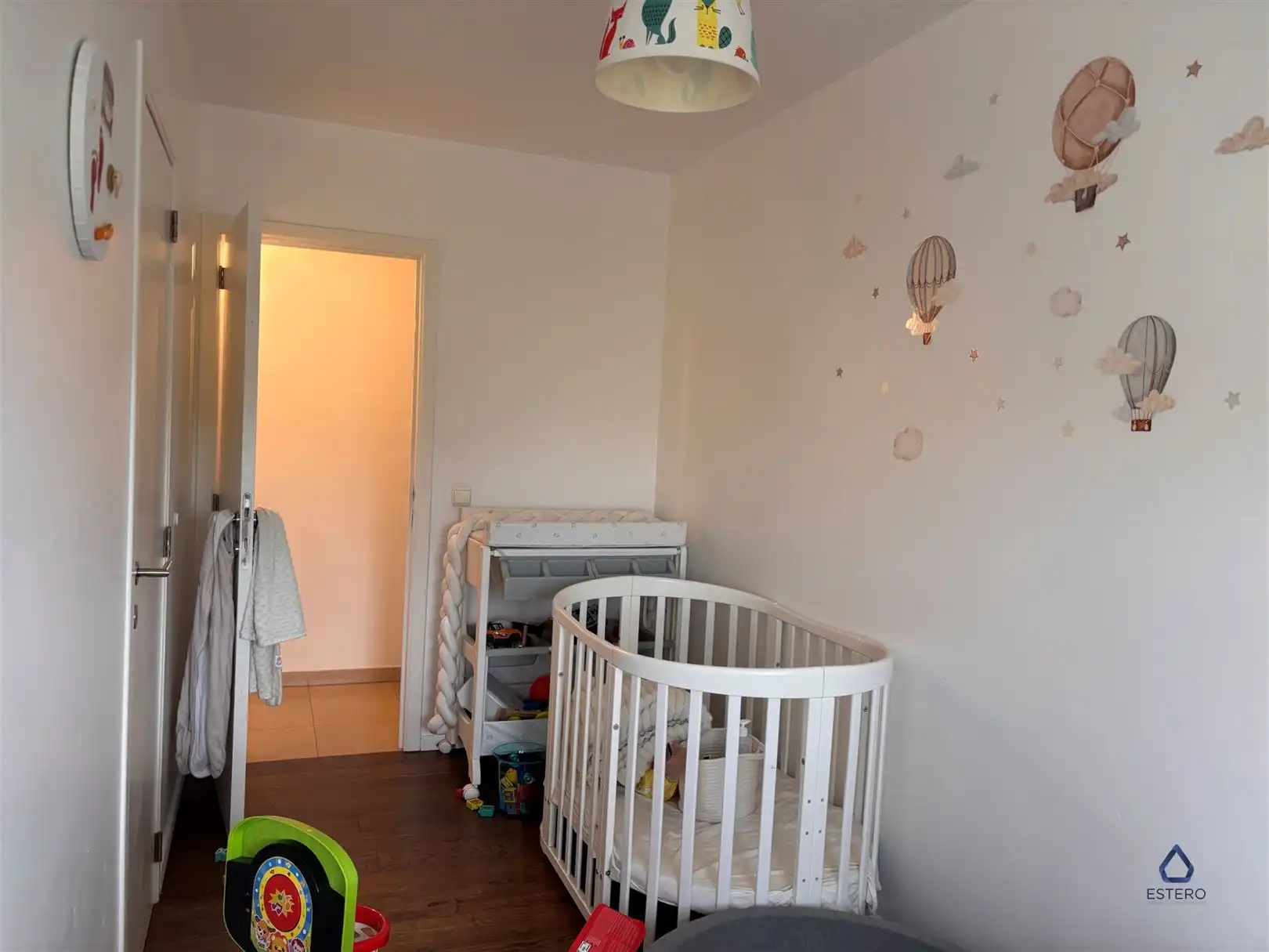 Ruim en lichtrijk appartement met 3 slaapkamers en terras foto 16