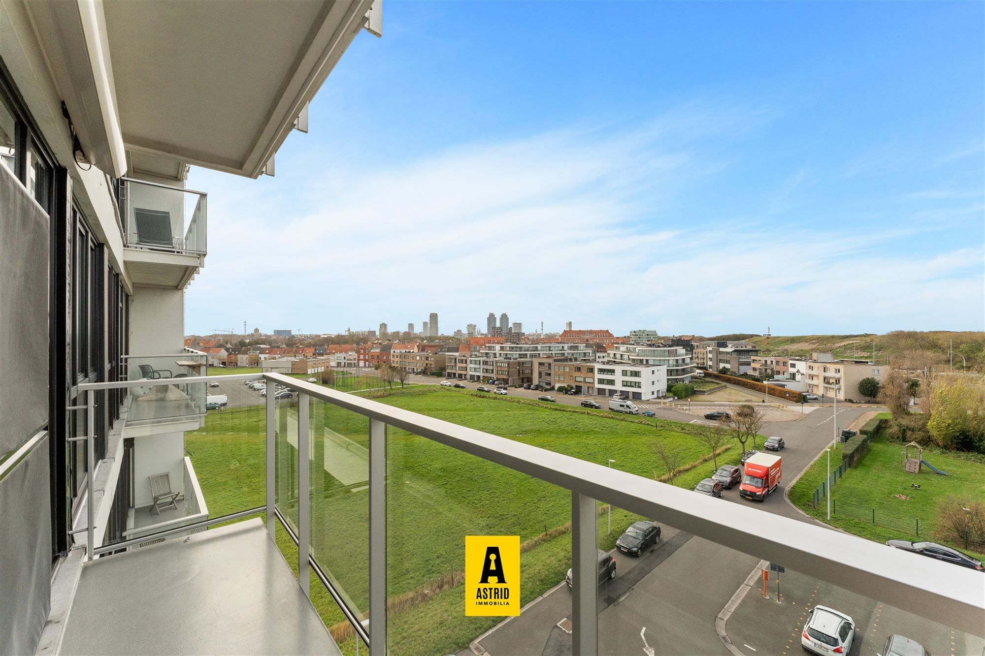 Volledig gerenoveerd appartement met zeezicht in Bredene foto 17