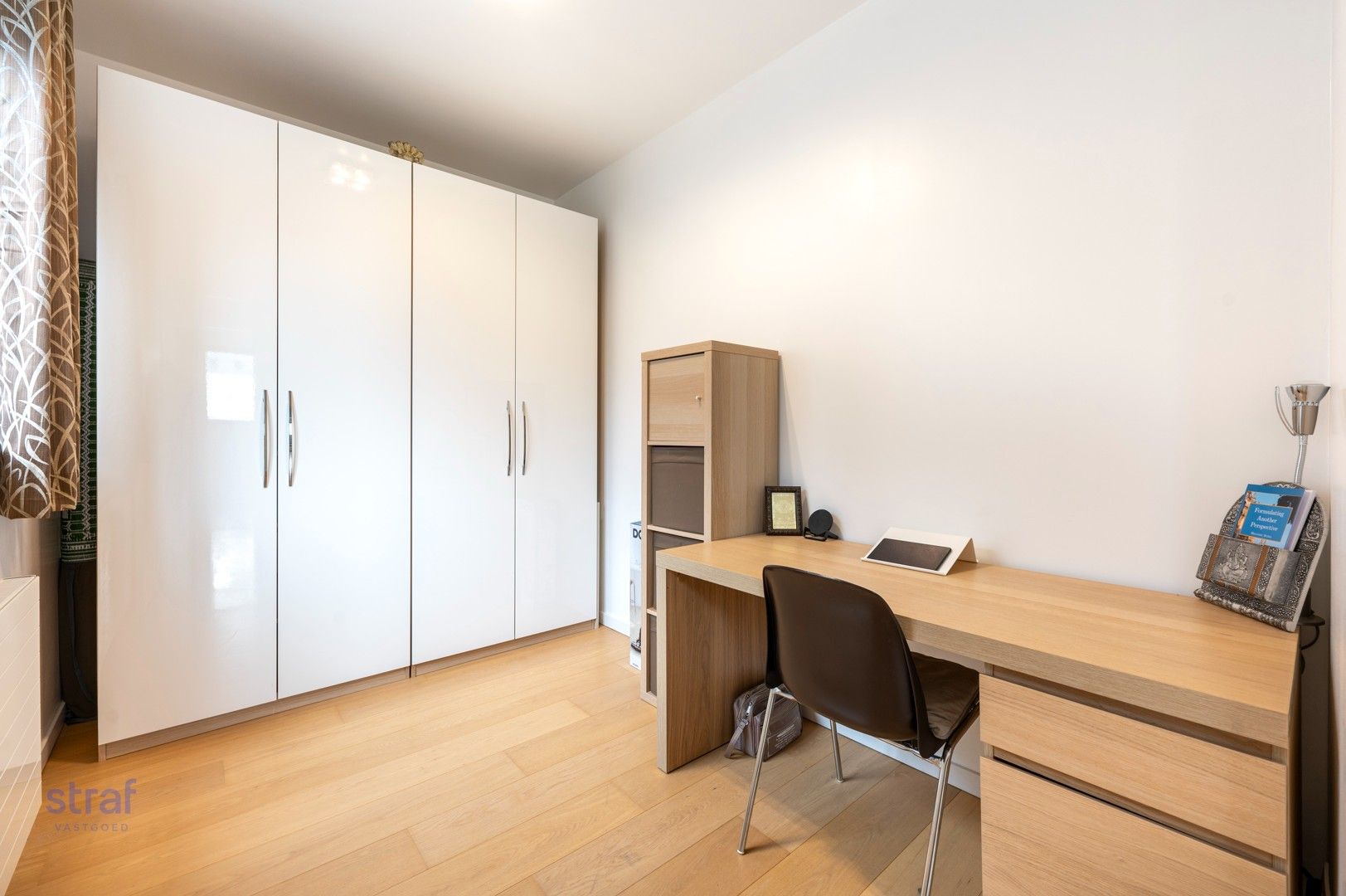 TE HUUR: Huis met 5 slaapkamers en 2 badkamers foto 11