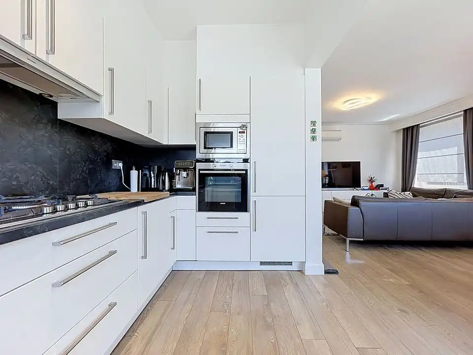 Lichtrijk en instapklaar 3-slaapkamerappartement (106 m²) met garage en gunstig EPC (B) op toplocatie in Wilrijk! foto 10
