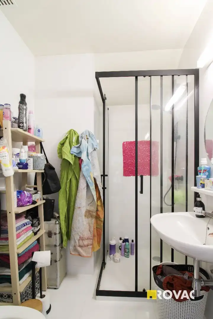 Vernieuwd appartement nabij het station van Izegem! foto 7