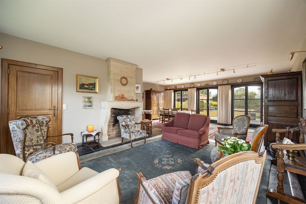 Statige, ruime woning met zuidgerichte tuin! foto 3