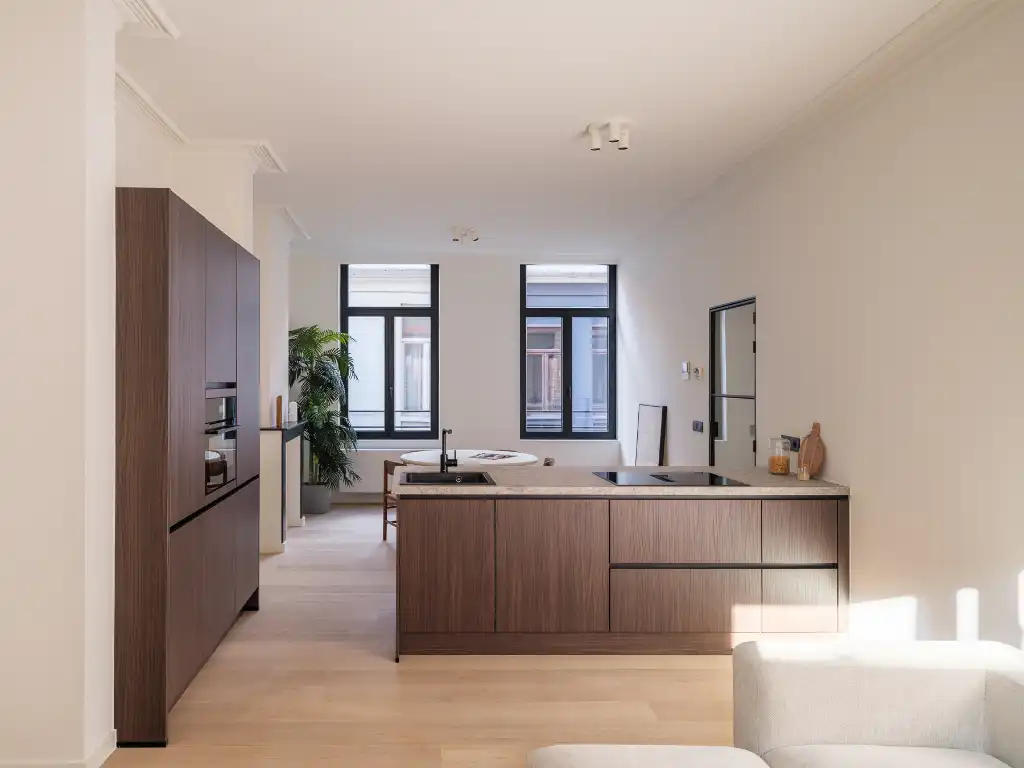 Stijlvol gerenoveerd 2-slaapkamerappartement met zonnig terras in het centrum van Gent foto {{pictureIndex}}