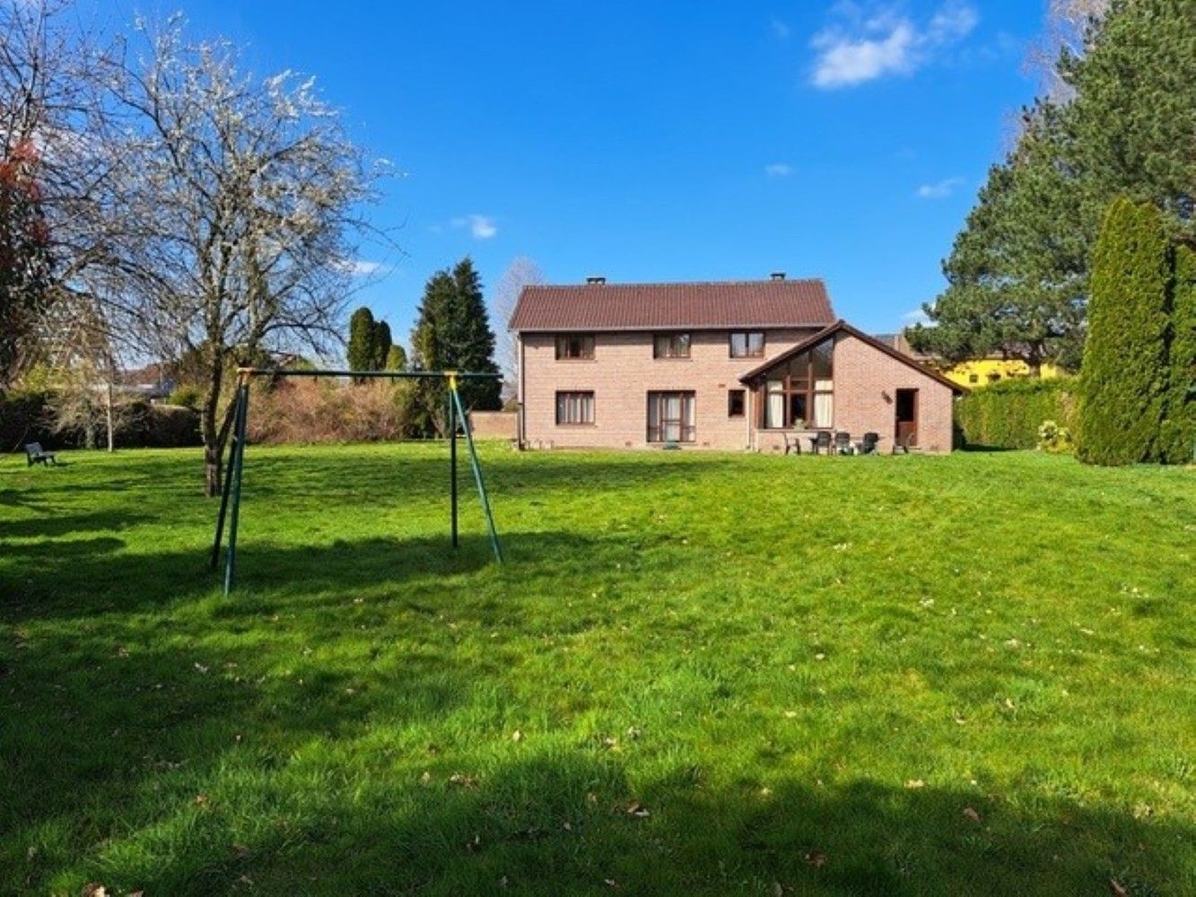 Rustig en discreet gelegen villa - Boven-Lo - op 25 are foto {{pictureIndex}}