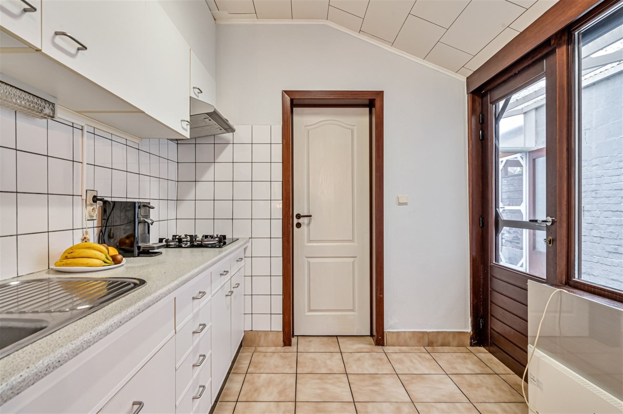 Instapklare rijwoning met 3 slaapkamers en tuin. foto 6