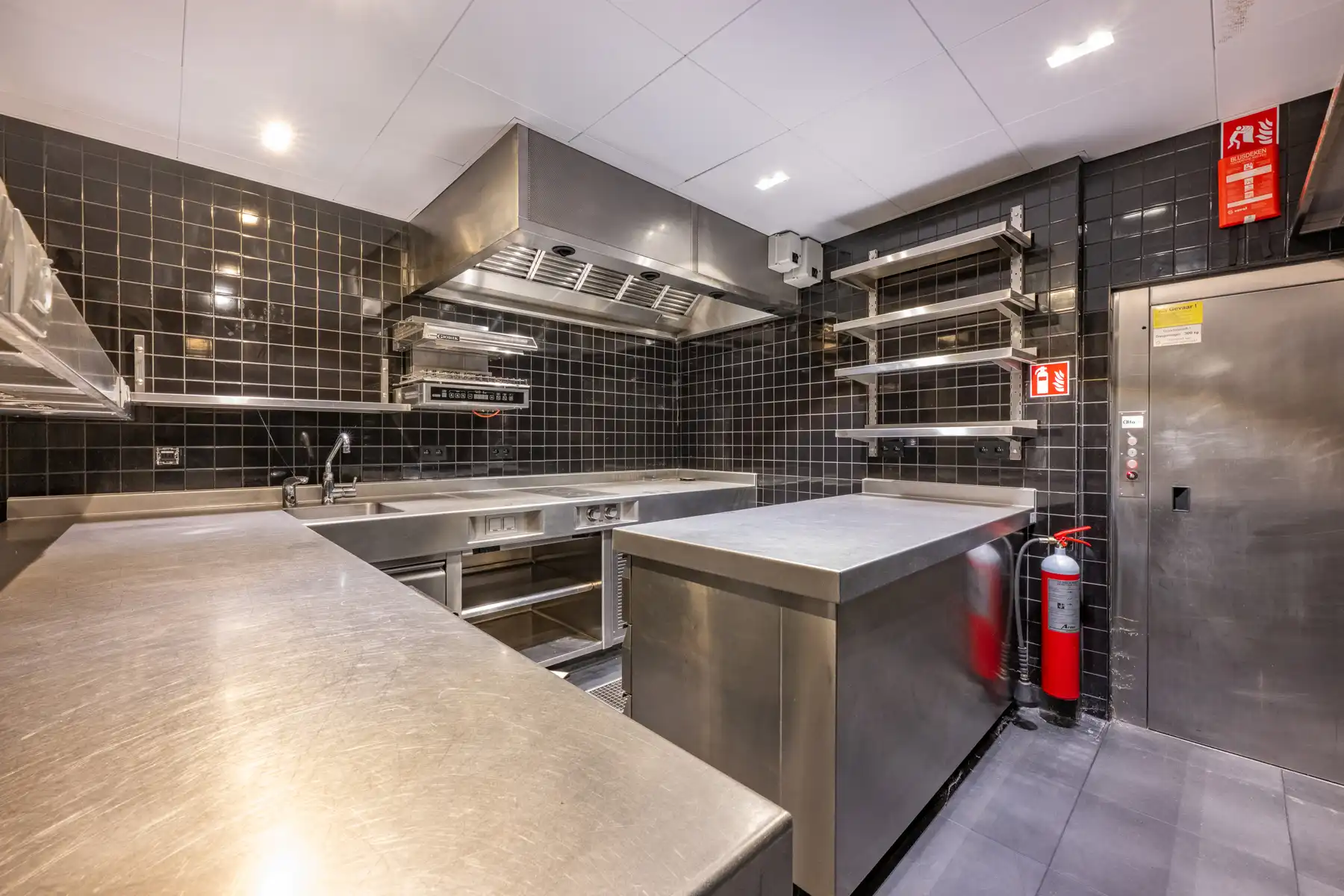 Exclusief horecapand met terras op toplocatie foto 21