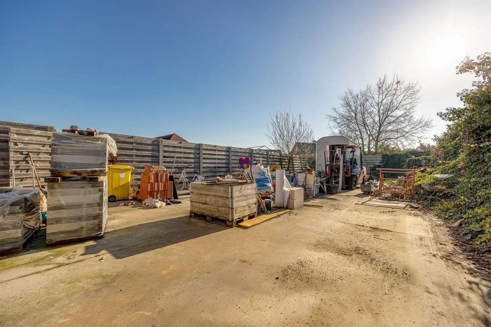 Ruime instapklare woning met 4 slaapkamers! foto 23