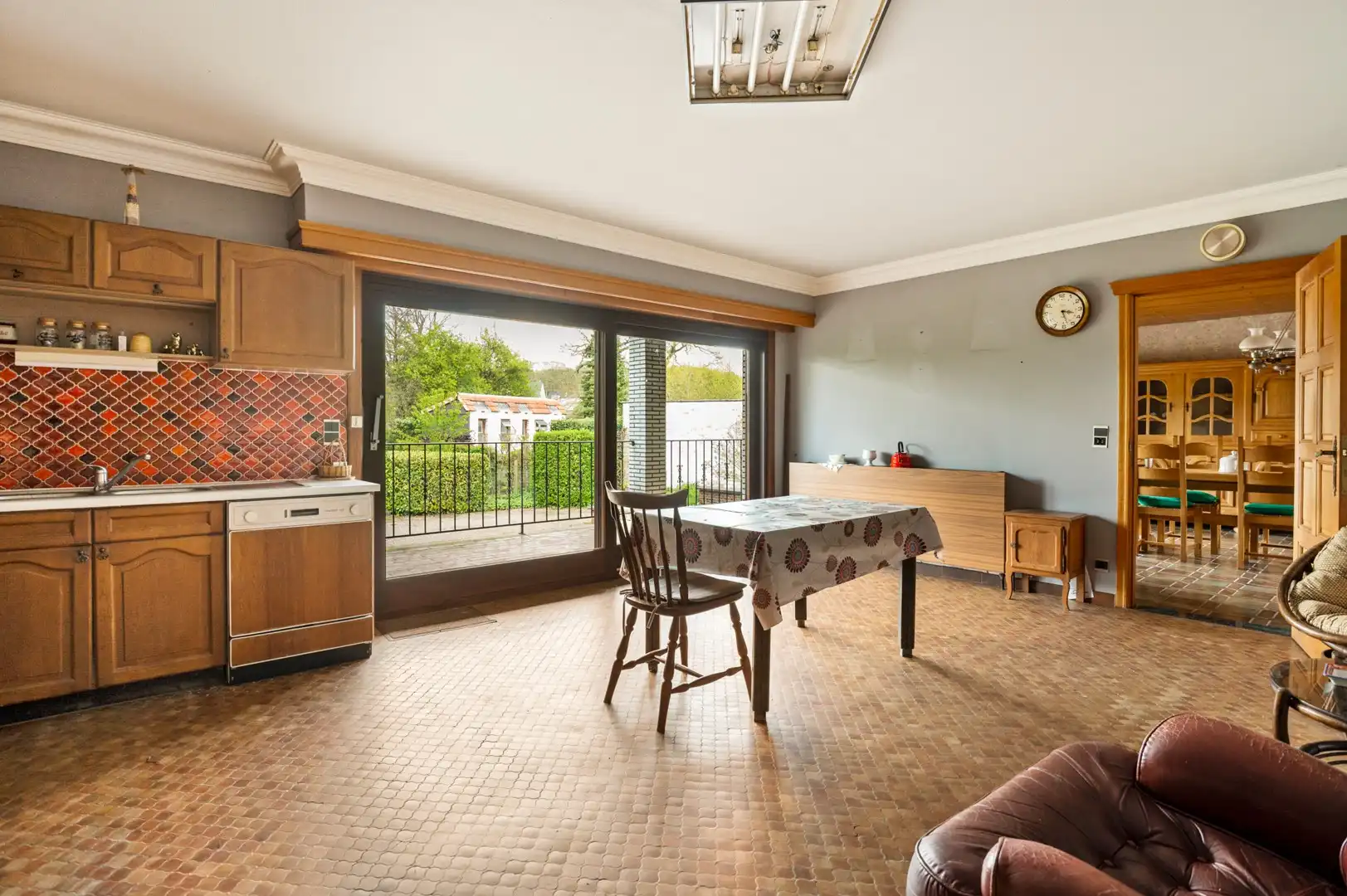 Gelijkvloerse woning met veel potentieel op een ruim perceel nabij het centrum van Herselt! foto 9