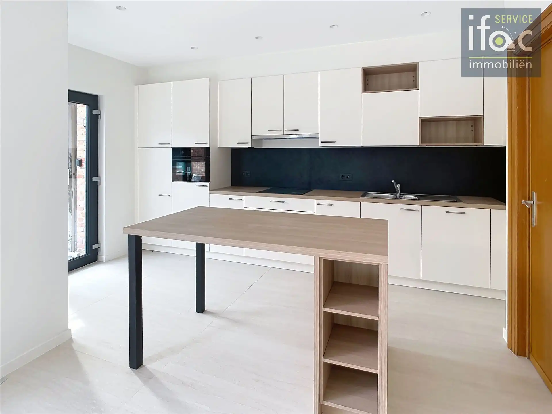 Volledig vernieuwd woning, grote garage, tuin, 3 gr slpks foto 6