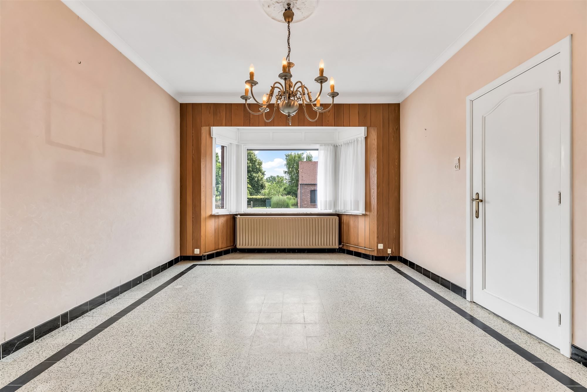 GEZELLIGE WONING MET 3 SLAAPKAMERS EN RUIME TUIN IN BERINGEN CENTRUM foto 2