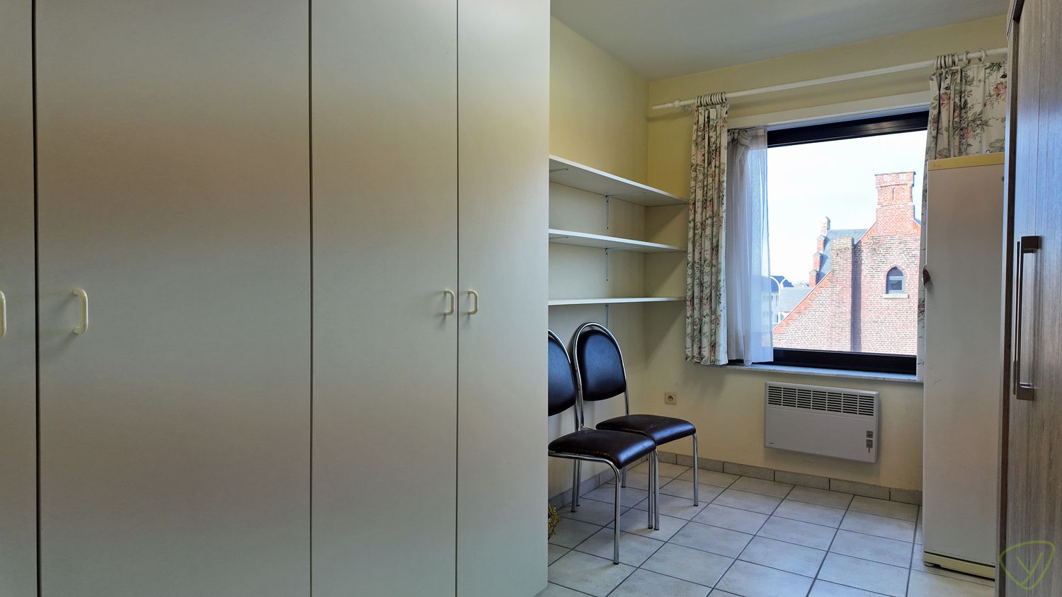 Ruim en lichtrijk appartement met lift en terras in residentie “Mozart” te Eeklo! foto 27