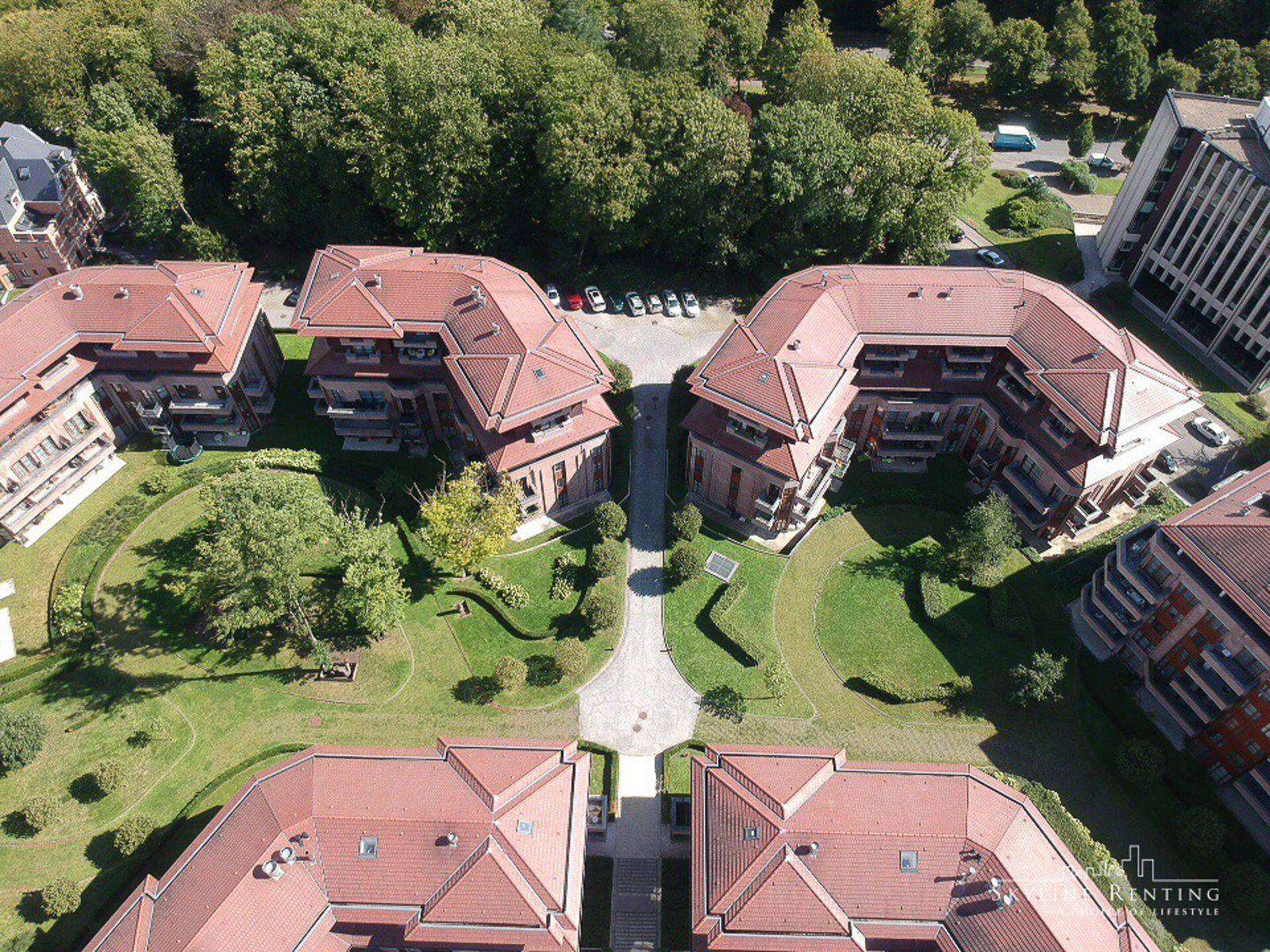 GEMEUBELDE studio met gedeelde TUIN (Val Duchesse) foto 9