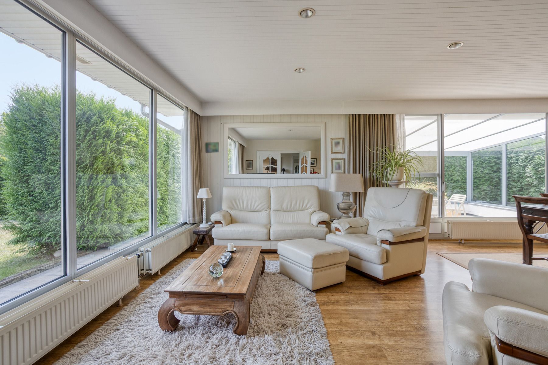 Rustig gelegen gelijkvloers-villa met 2slaapkamers en garage foto 6