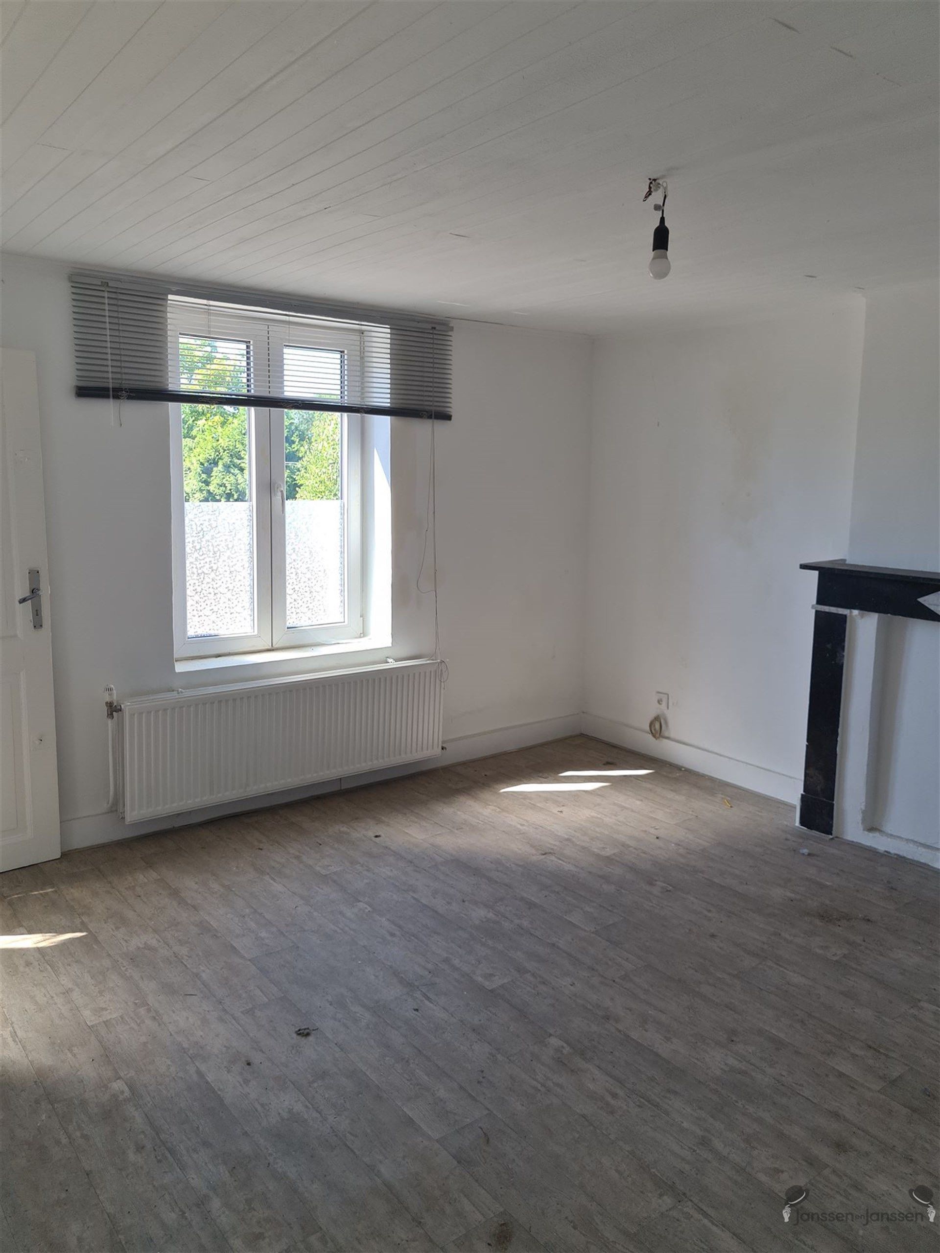 Op te knappen woning met veel potentieel in Tongeren foto 10