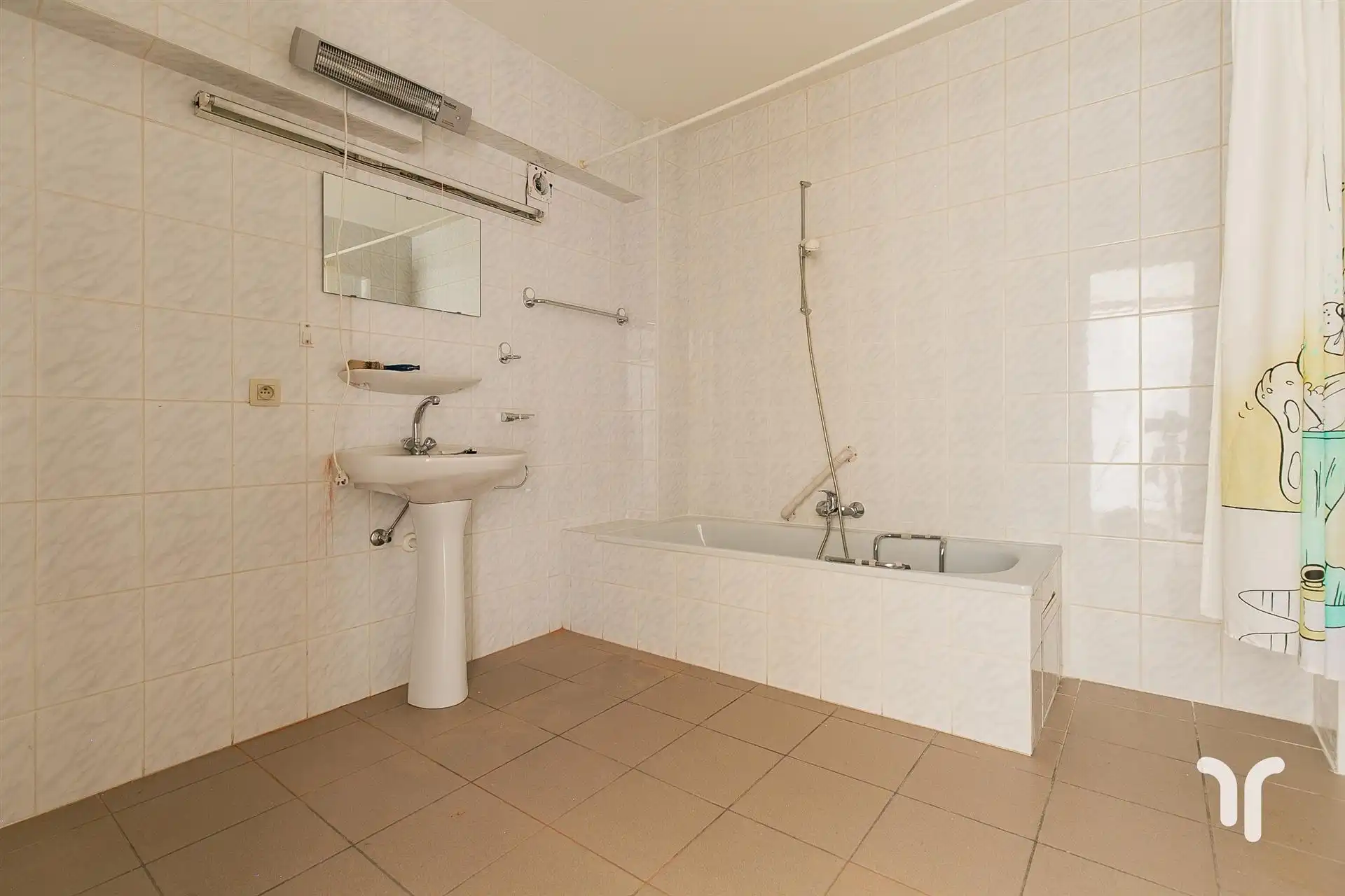 Centraal gelegen appartement met 2 slaapkamers foto 6