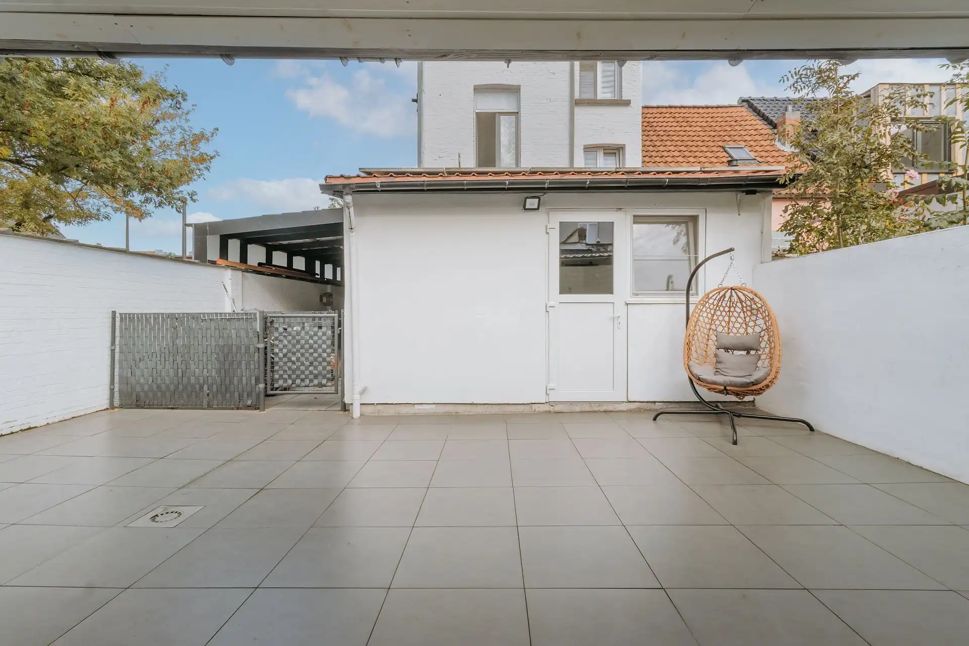 Ruime woning met 3 slpk, 2 parkeerplaatsen en buitenruimte foto 23
