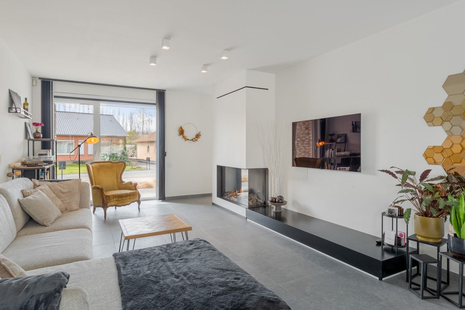 INSTAPKLARE MODERNE WONING MET PRACHTIG VRIJ ZICHT IN ALKEN foto 5