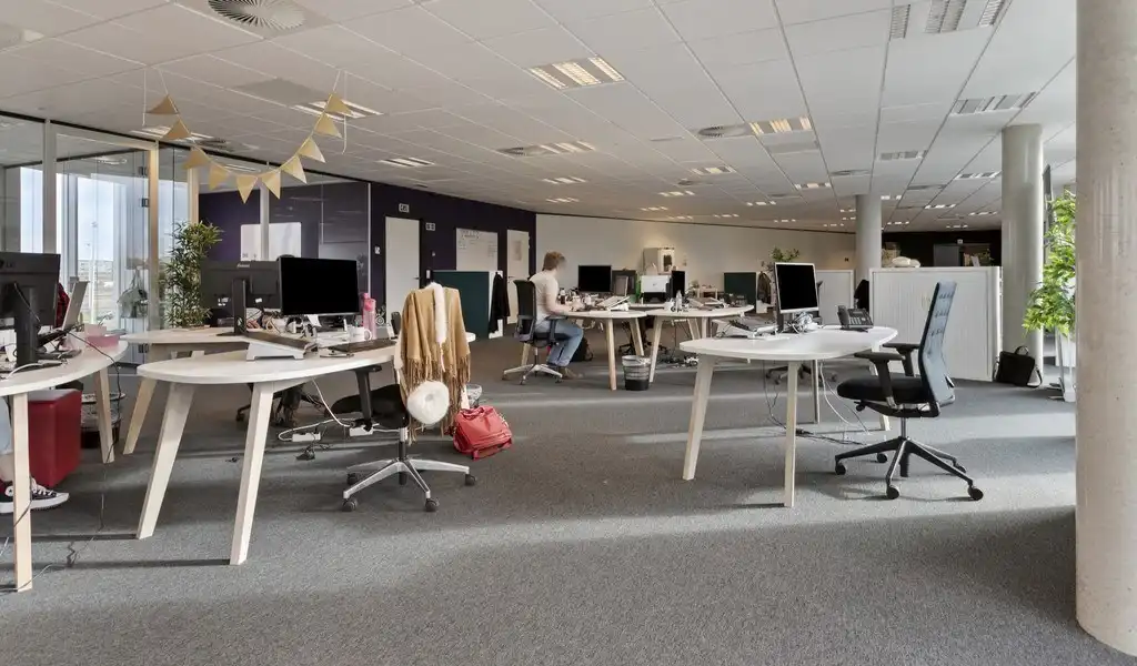 Gemeubelde kantoren met dienstverlening in Planet Business Center aan The Loop in Gent foto 14