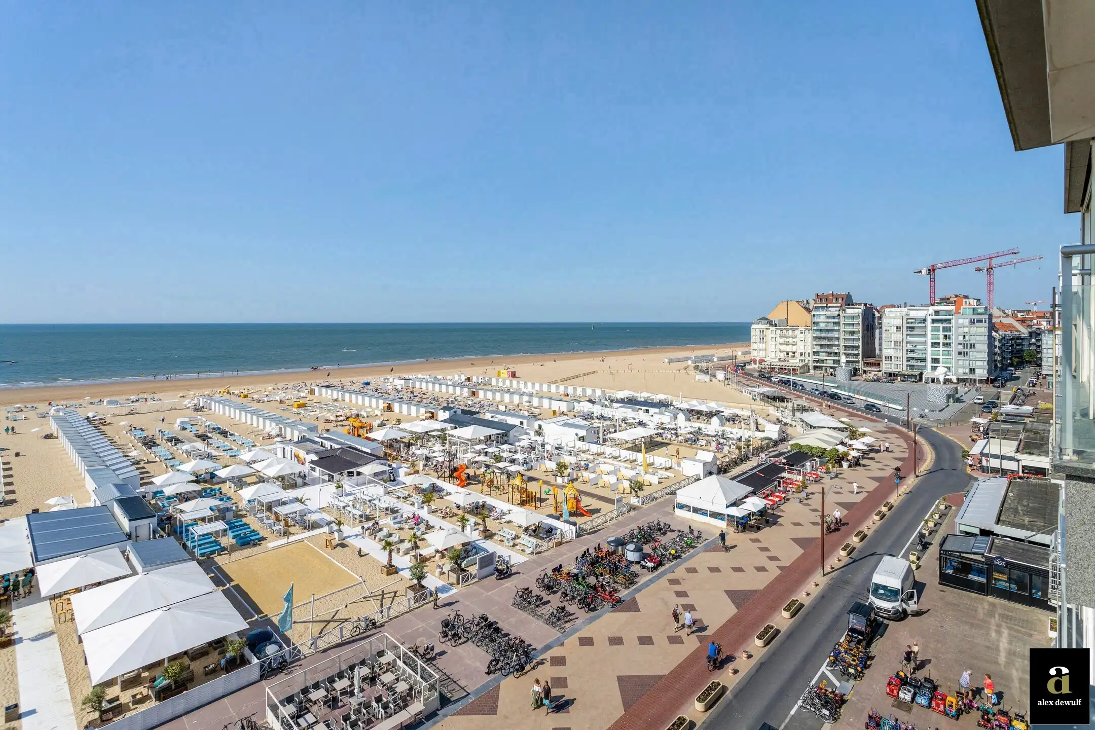 Mooi vakantie-appartement op de Zeedijk nabij het Rubensplein foto 2