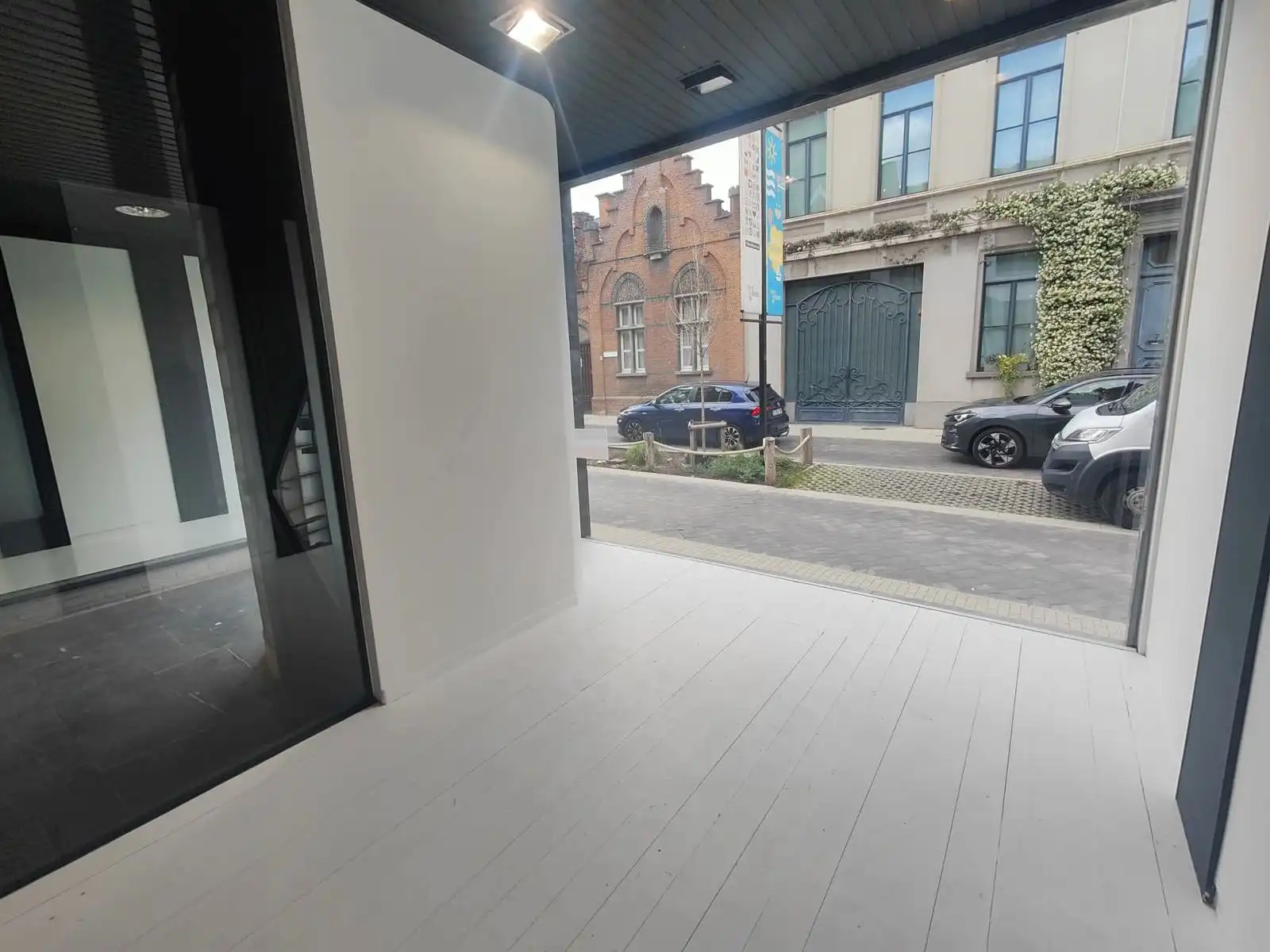 Handelsruimte op toplocatie in hartje Temse foto 8