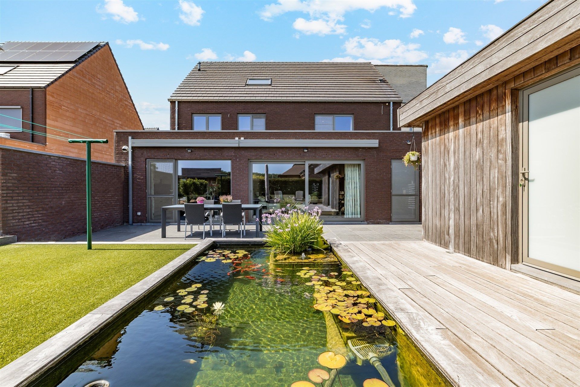 Topper!! Ruime lichtrijke woning, instapklaar! foto {{pictureIndex}}