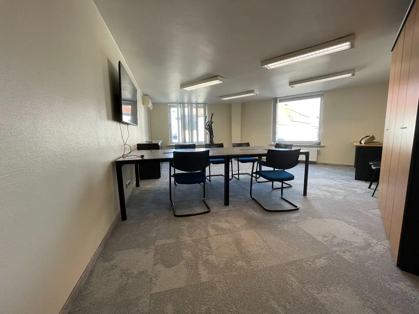 Commercieel gelegen kantoorruimtes te huur nabij centrum Kuurne (±168 m²) foto 2