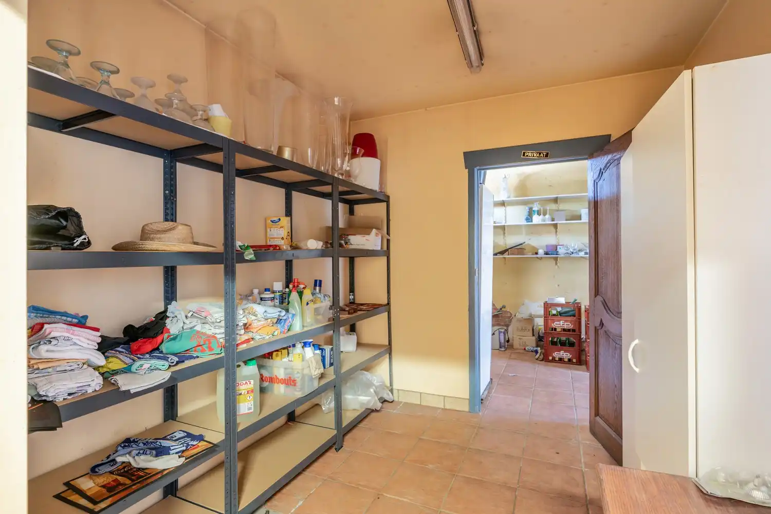 Zeer gunstig gelegen handelshuis op een ruim perceel grond foto 15