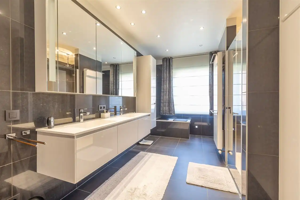 Villa grenzend aan agrarisch gebied met 4slk en opslag foto 11