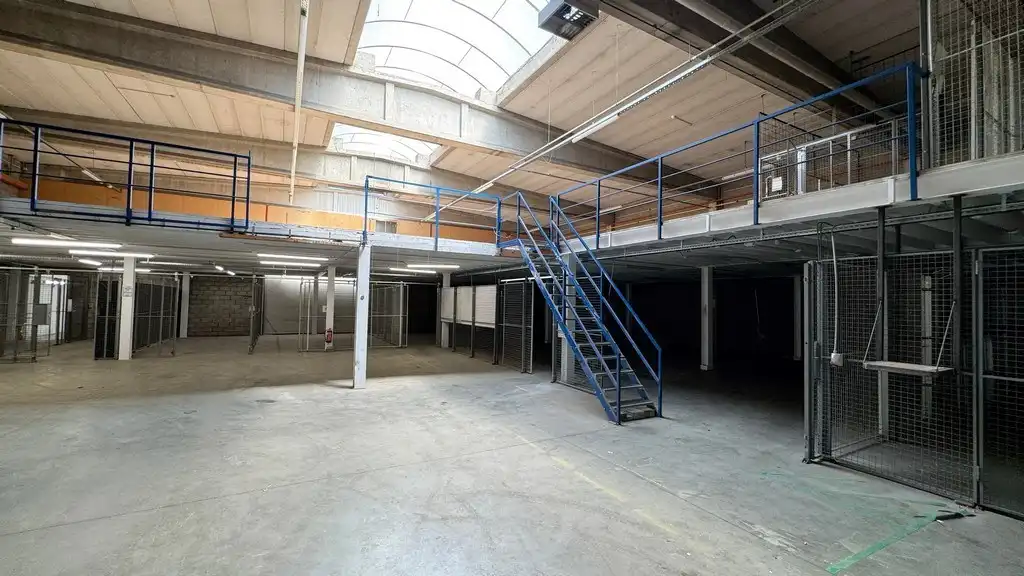 Magazijn met mezzanine te huur nabij A12 en E19 in Aartselaar Business Estate foto 10