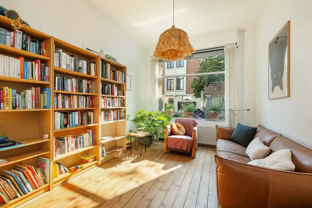 Charmante woning met prachtige tuin foto 8