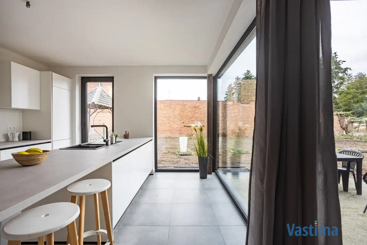 Nieuwbouw gesloten woning met 3 slaapkamers, garage en tuin foto 9