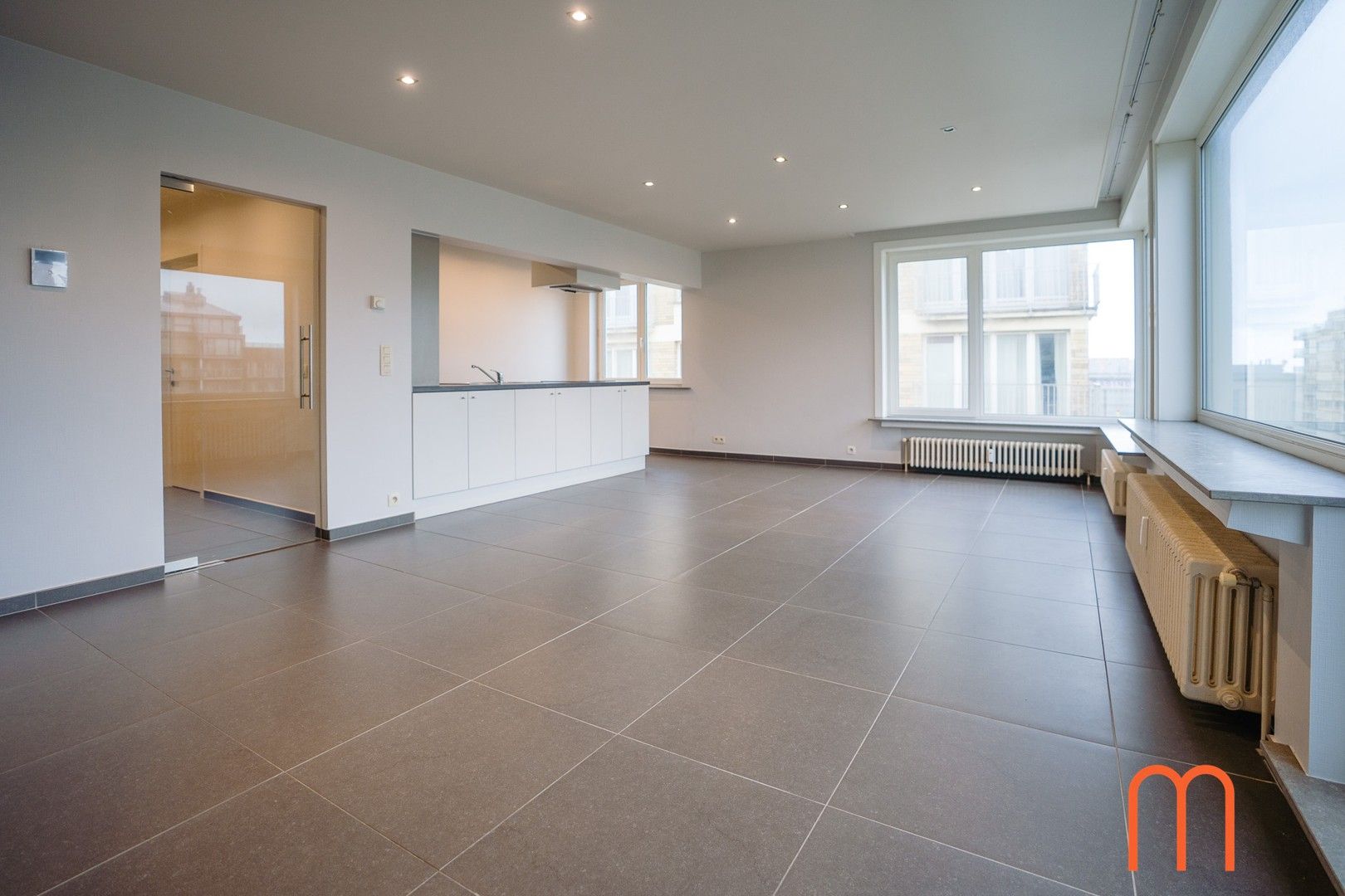 Heel mooi, instapklaar appartement op 50 m van het Casino Kursaal en de zeedijk. foto 3