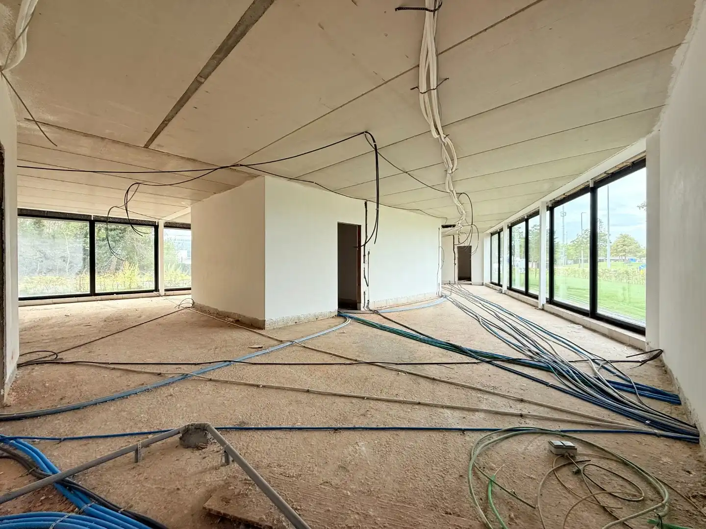 Centraal gelegen commerciële ruimte van 300 m² in Ham met parkeergelegenheid foto 2