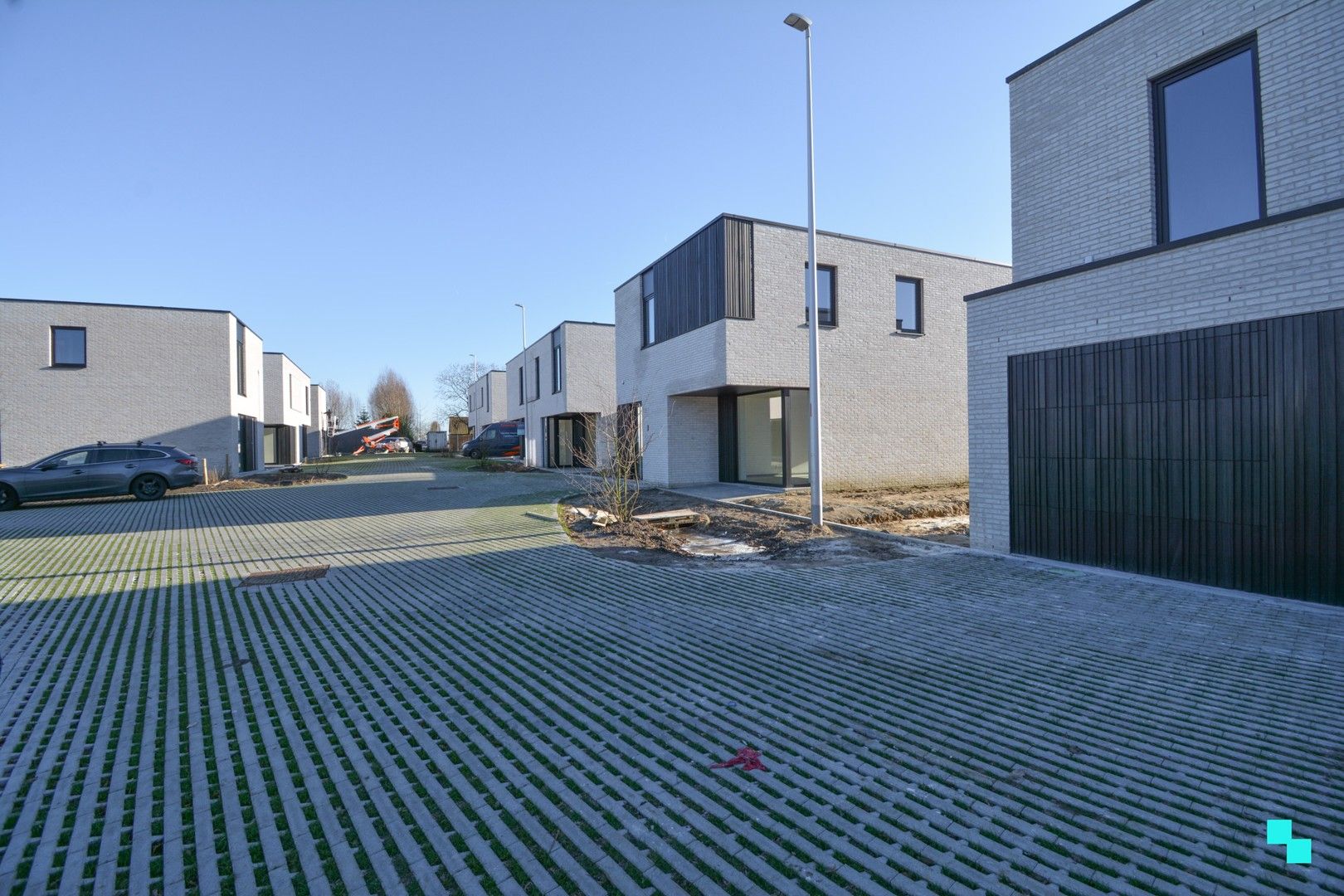 Aantrekkelijke HOB met vier slaapkamers in rustige nieuwe verkaveling foto 3