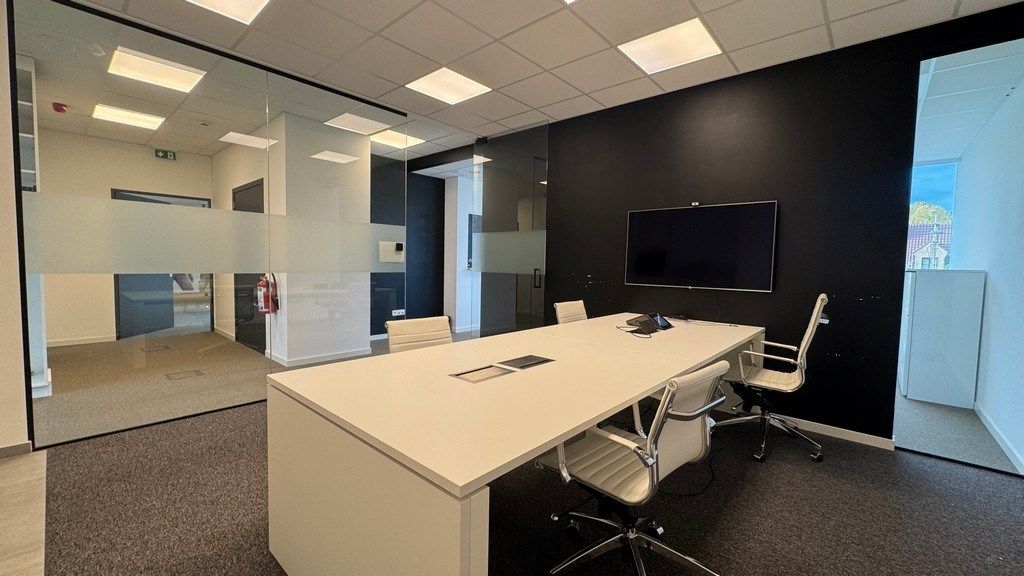 Knap ingerichte en gemeubelde kantoorruimte te huur in Sint-Martens-Latem foto 7