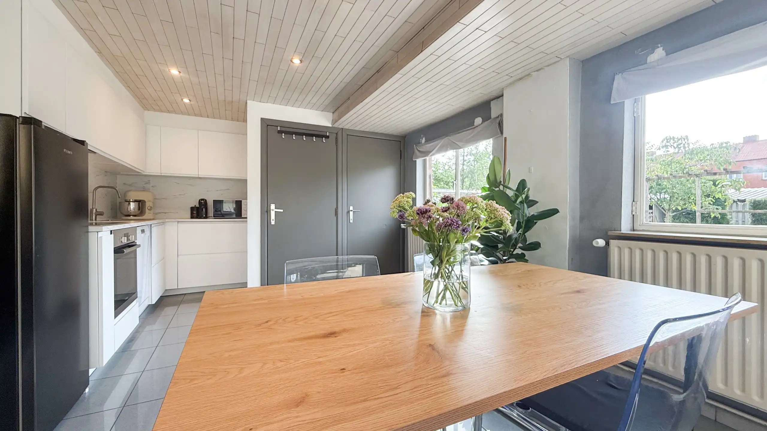 Instapklare woning met 2 slpks, ruime leefruimte en tuin! foto 8