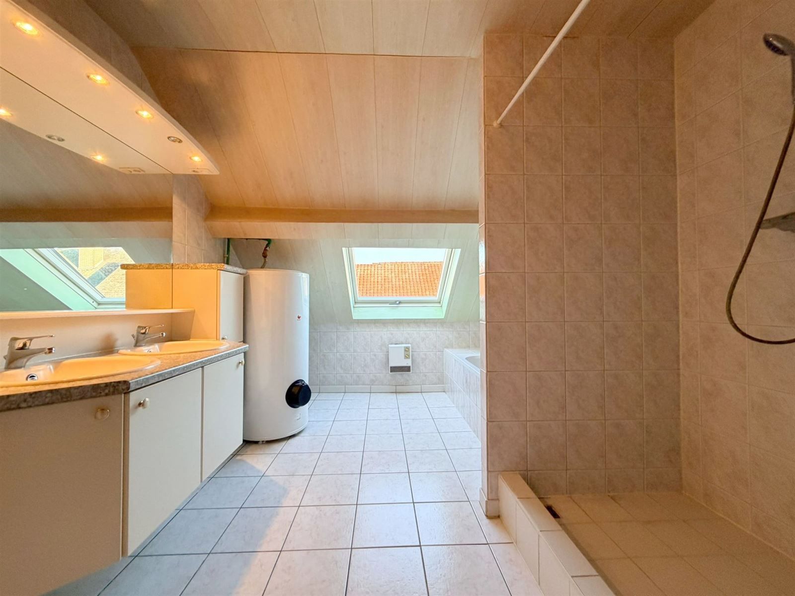 Duplex-appartement te huur in centrum Lennik foto 10