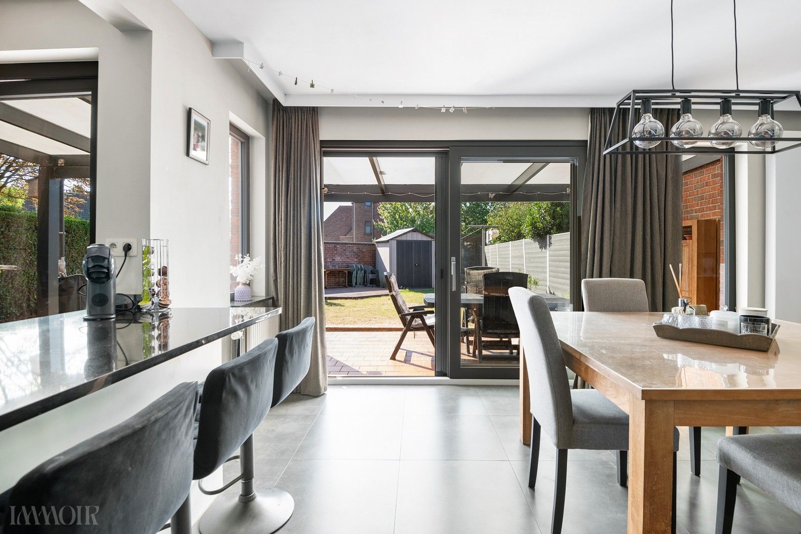 Charmante HOB met zuidgerichte tuin en garage in Brasschaat. foto 9