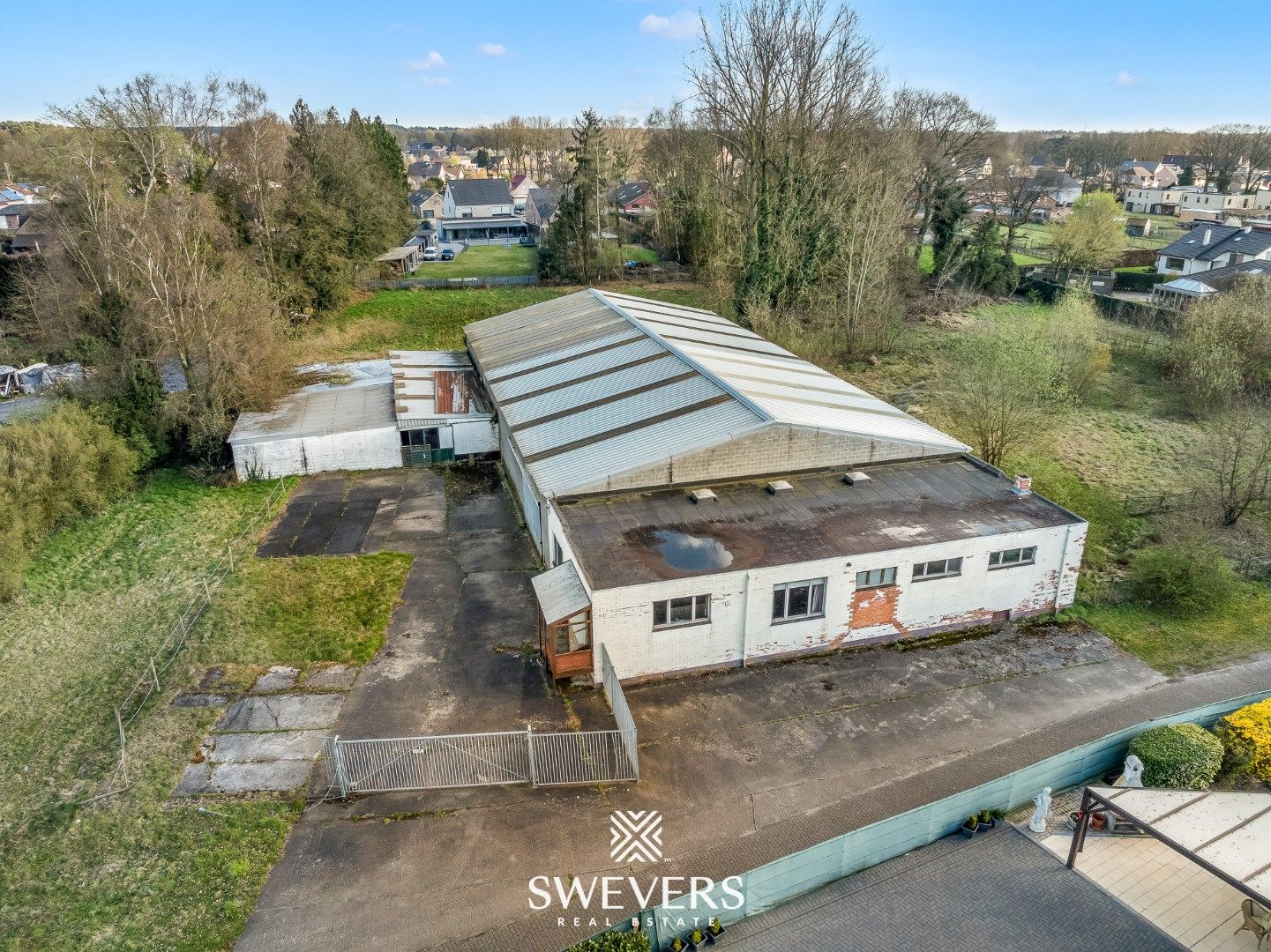 Groot sportgebouw met woonst op een perceel van 77a 60ca (of herverkaveling) foto 21