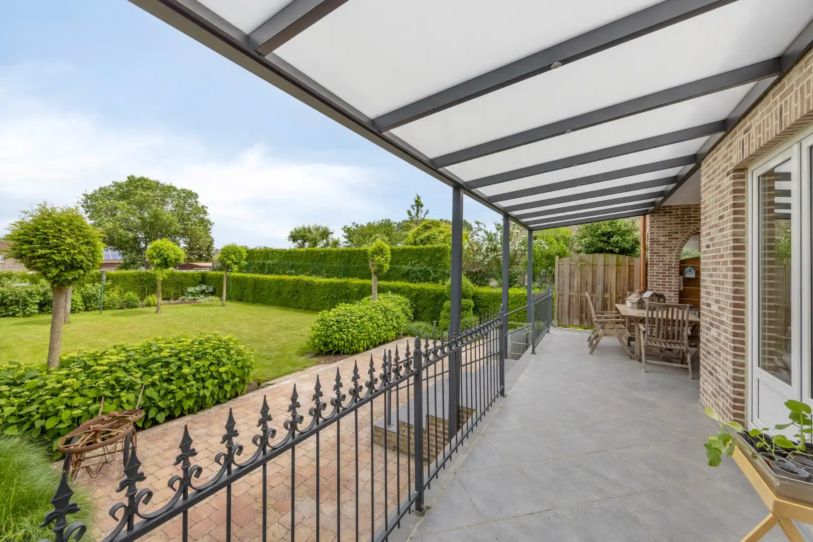 Ruime, verzorgde woning met prachtige tuin en terras - rustig gelegen te Rutten foto 25