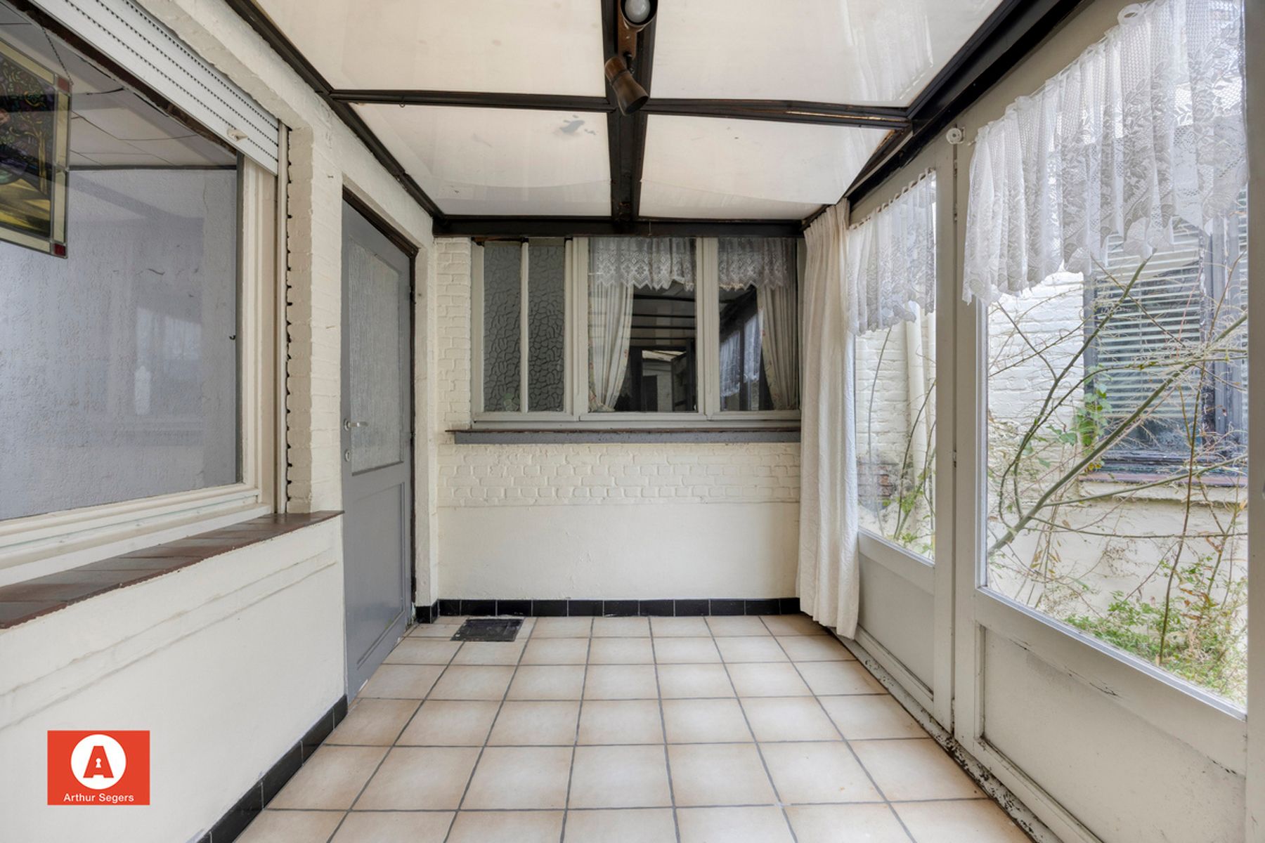 Rustig gelegen renovatieproject nabij het centrum van Opstal foto 11