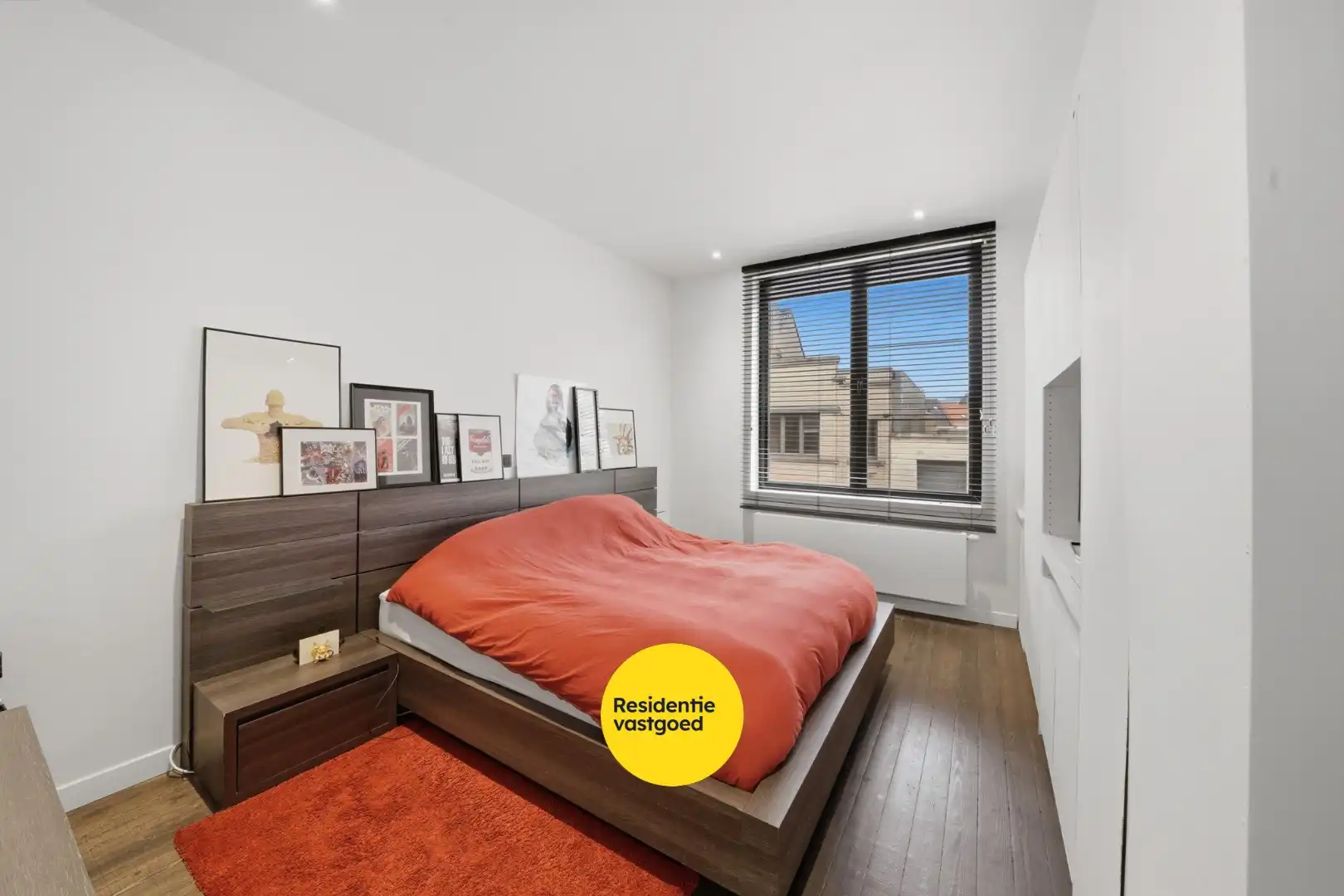 Volledig gerenoveerde woning met zonnige buitenruimte foto 14