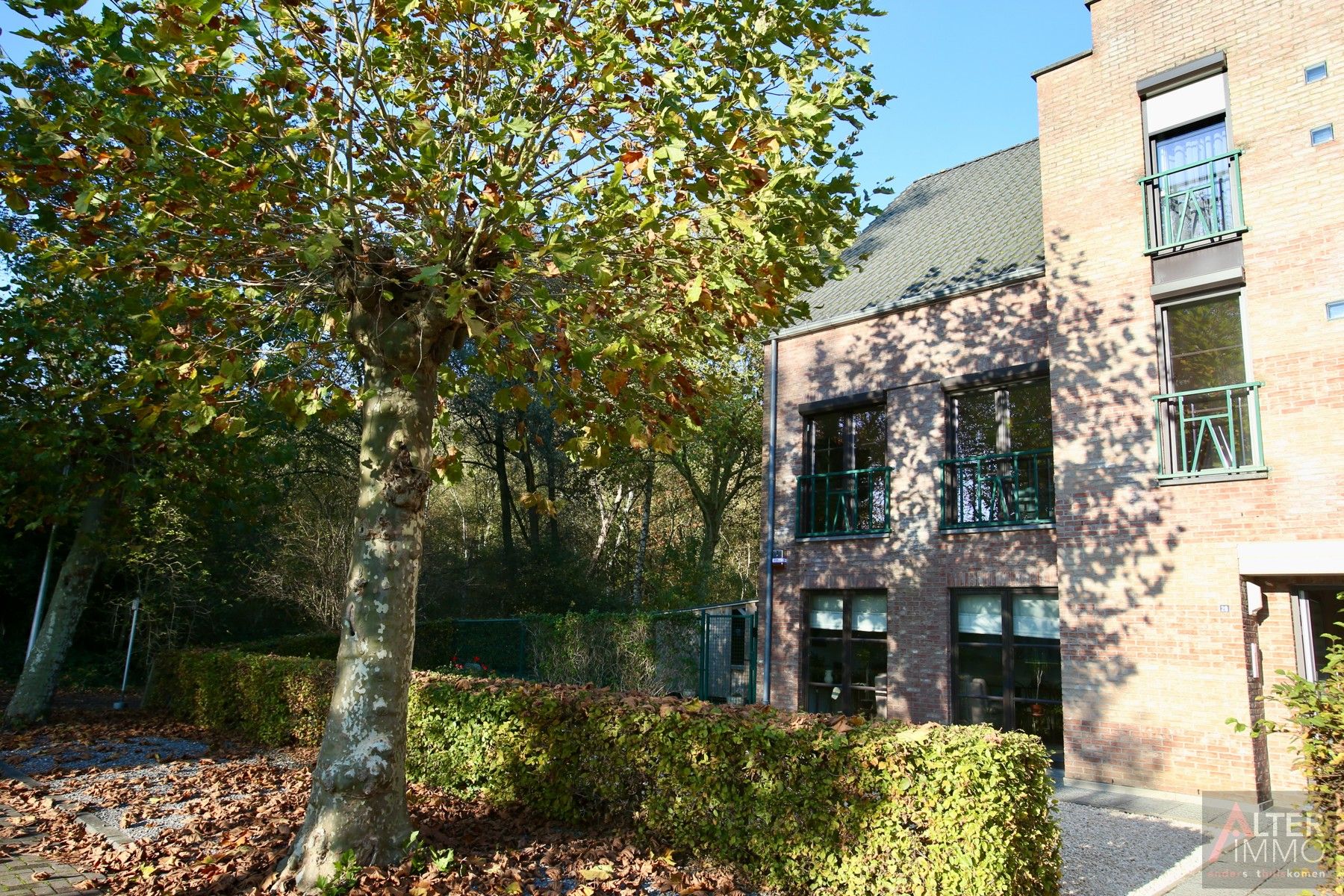 Schitterend, volledig gerenoveerd appartement met 3 slaapkamers, ruim terras en private garage. foto 26