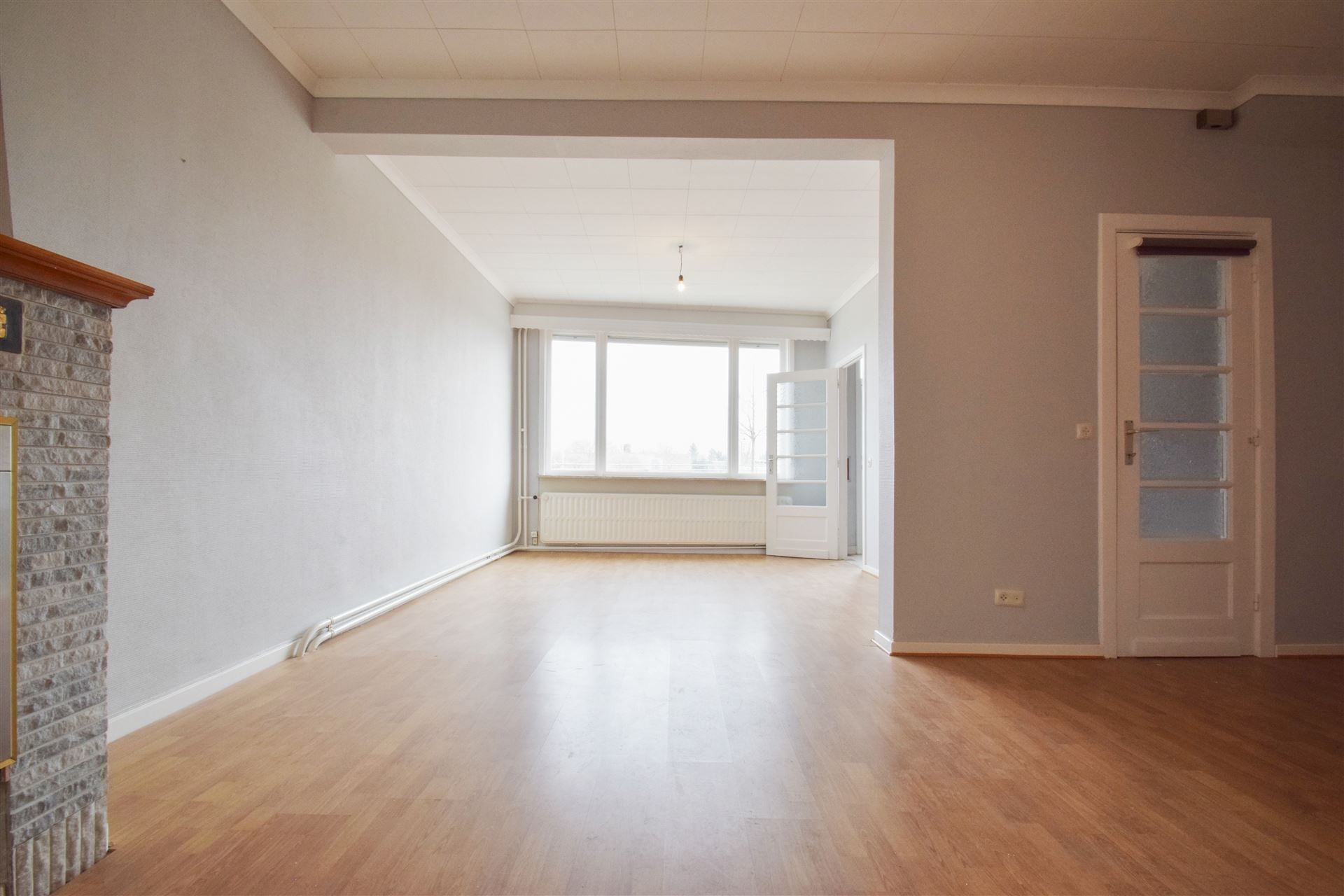 Op te frissen woning met stockagezolder aan de vaart. foto 4